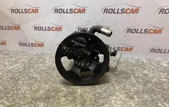 Toyota Avensis T250 Power steering pump 32100