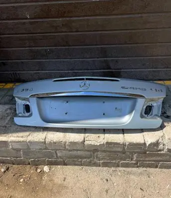 Mercedes-Benz E A207 Tailgate/trunk/boot lid F1663