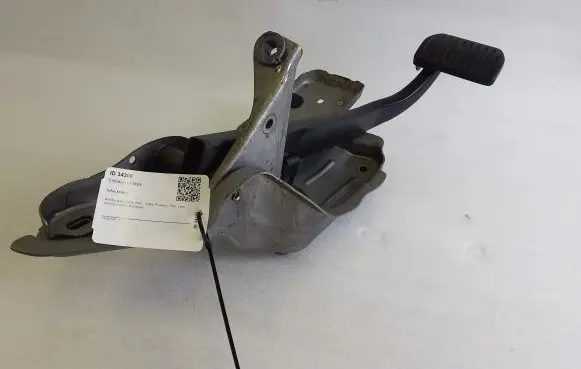 Volvo XC40 Brake pedal 32265012