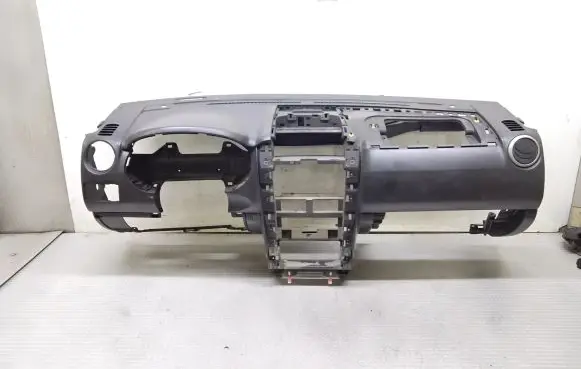 Suzuki Grand Vitara II Dashboard 7311165J10