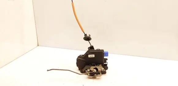 Audi A8 S8 D3 4E Front door lock 4E1837016