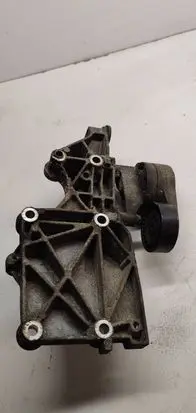 Audi A4 S4 B6 8E 8H Engine mounting bracket