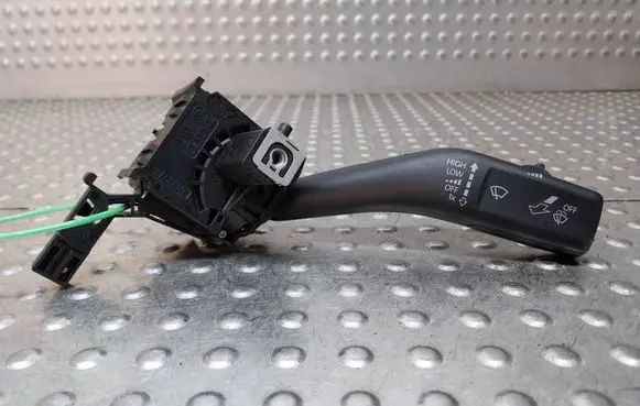 Volkswagen Golf V Wiper control stalk S26380252 1K0953519K