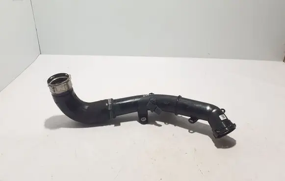Volvo XC40 Intercooler hose/pipe 32325569