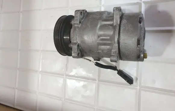Renault Scenic I Air conditioning (A/C) compressor (pump)