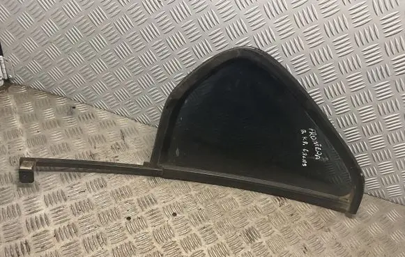 Opel Frontera B Rear vent window glass 