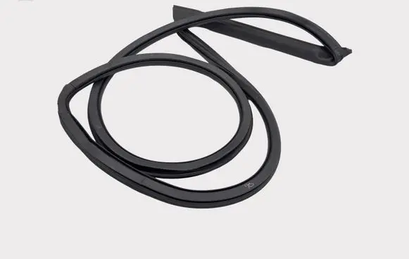 Maserati Levante Front door rubber seal 670032866