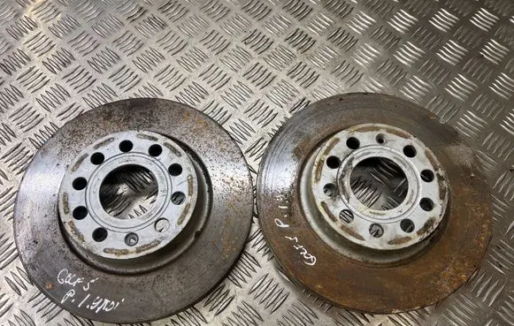 Volkswagen Golf V Front brake disc
