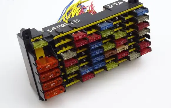 Renault Safrane Fuse box set 197604