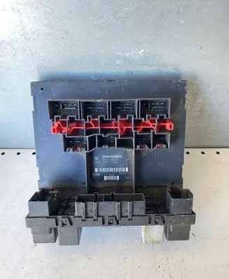 Volkswagen Touran I Comfort/convenience module 3C8937049E 28143246