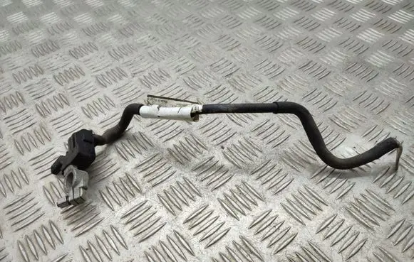 Volkswagen Tiguan Battery relay fuse 1K0915181H