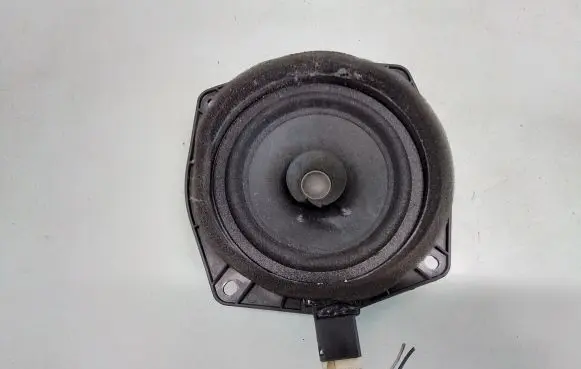 Mitsubishi Colt Front door speaker