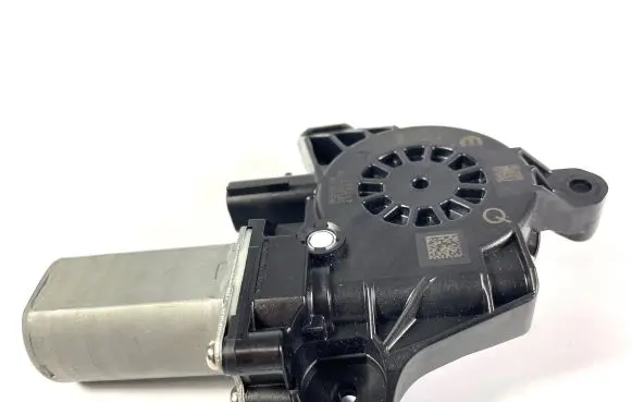 Ram 1500 Vent window/glass motor 68321315AA