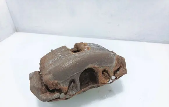 Skoda Octavia Mk2 (1Z) Front brake caliper