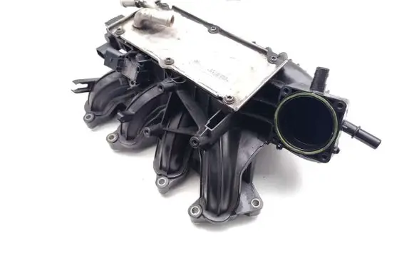 Volkswagen Polo V 6R Intake manifold 03F145749B