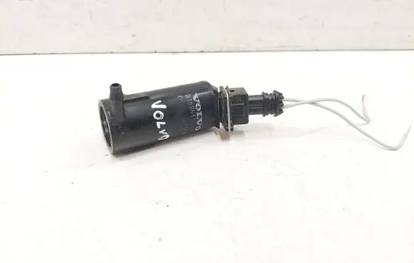 Volvo V70 Windscreen/windshield washer pump 9169611