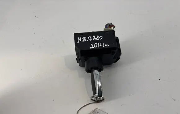 Mercedes-Benz CLA C117 X117 W117 Ignition lock 10047025 A2469058301 13464514