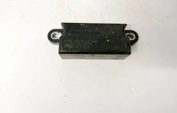 Mercedes-Benz CLS C219 Airbag deployment crash/impact sensor 821761664 A0038200726q02