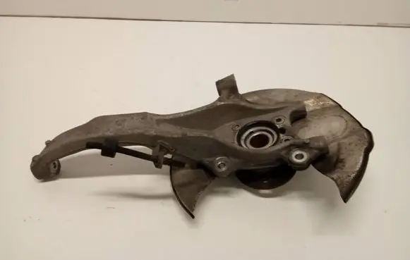 Front wheel hub