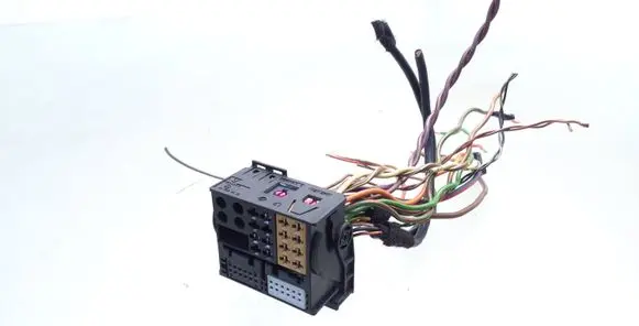 Mercedes-Benz CLS C218 X218 EUR ISO radio connector A0015456930 115341343