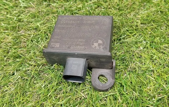 BMW 5 E60 E61 Tire pressure sensor 6771042 677104202