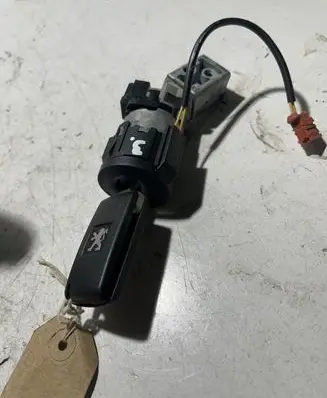 Peugeot 308 Ignition lock 9663123280