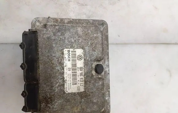 Volkswagen New Beetle Engine control unit/module 06A906018EJ 26SA5956 0261206327