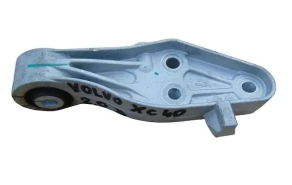 Volvo XC40 Engine mount bracket