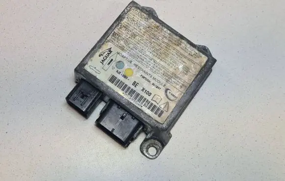 Jaguar XK8 - XKR Airbag control unit/module HJE9666 X100 35D103FE5200
