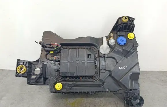 Peugeot 5008 AdBlue liquid reservoir 