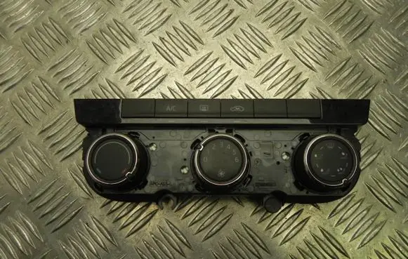Skoda Octavia Mk3 (5E) Climate control unit 5E0820047H Y819