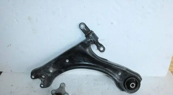 KIA Sportage Front lower control arm/wishbone