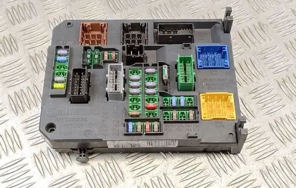 Citroen C4 II Fuse module 9665547280 610759423