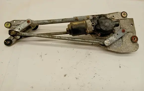 Nissan X-Trail T30 Front wiper linkage 
