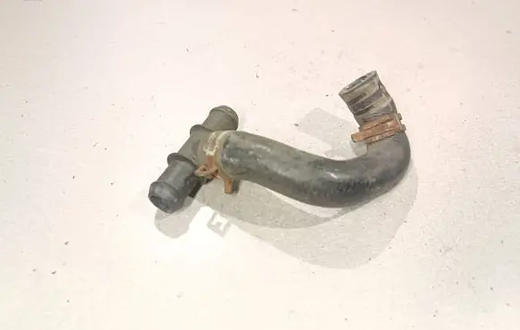 Volkswagen Transporter - Caravelle T4 Engine coolant pipe/hose 701820588B 738000248