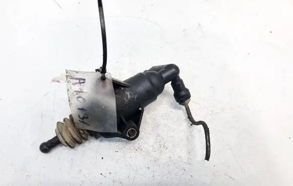 Volkswagen Golf IV Clutch master cylinder 1J0721261F