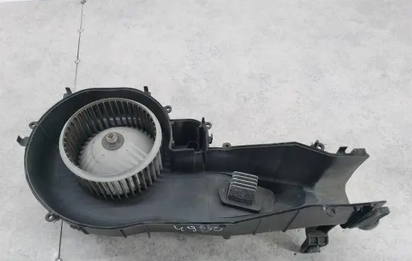 Subaru Impreza II Heater fan/blower 