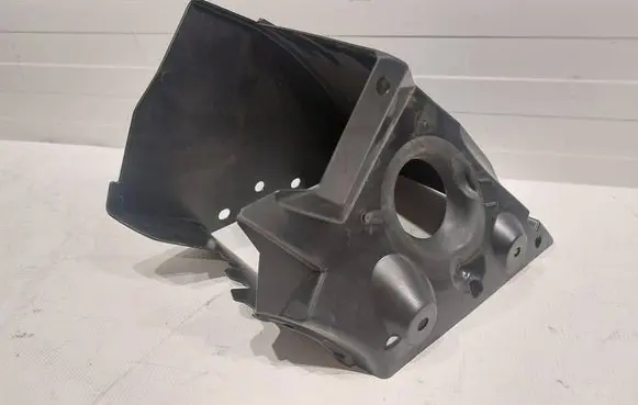 Chevrolet Camaro Intercooler air channel guide 84141578