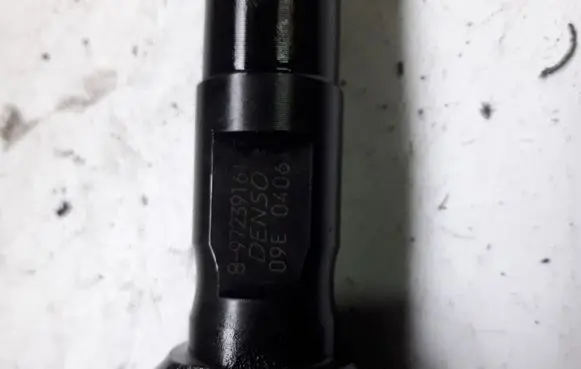 Opel Signum Fuel injector 09E04061