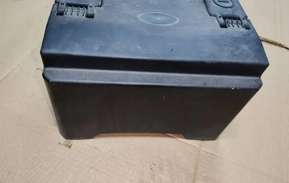 SsangYong Tivoli Battery box tray cover/lid 2684035100