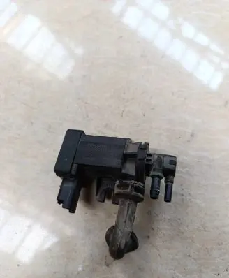 Peugeot 208 Turbo solenoid valve 9674084680