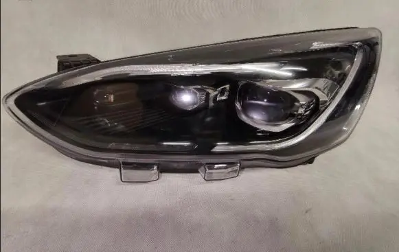 Ford Focus Headlight/headlamp JX7B13E017AG