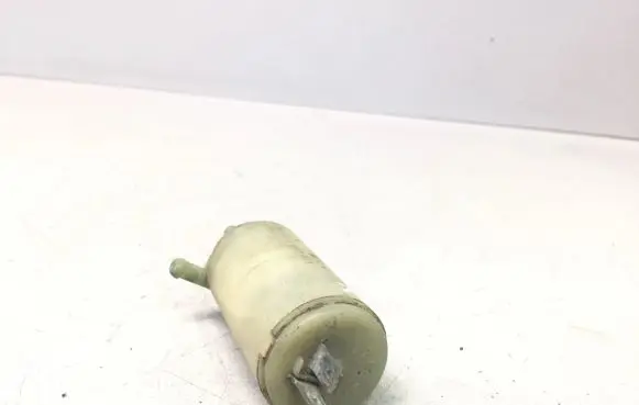 BMW 3 E30 Windscreen/windshield washer pump 13685853