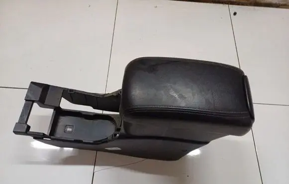 Peugeot 4007 Armrest 3H45X