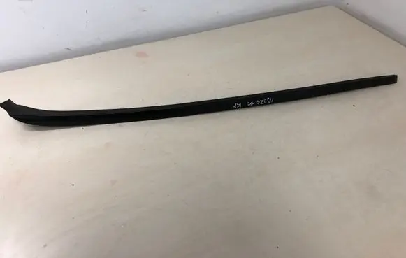 Seat Ibiza IV (6J,6P) Windshield trim 6J0854319