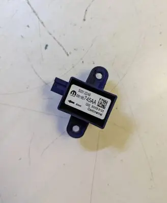 Chrysler Pacifica Airbag deployment crash/impact sensor 68185745AA 53312249 5WK66153