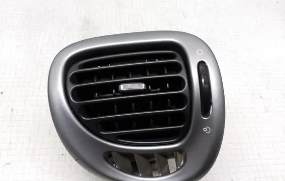 Citroen Xsara Picasso Dashboard side air vent grill/cover trim 9631280077