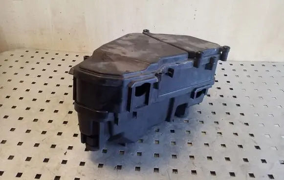 Volkswagen Touareg I Fuse box set 7L0937576B