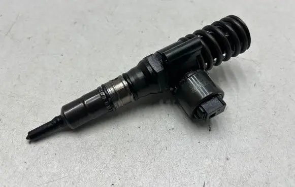 Audi A6 S6 C6 4F Fuel injector 03G130073G