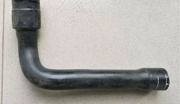 Audi A6 S6 C5 4B Engine coolant pipe/hose 8D0121101K